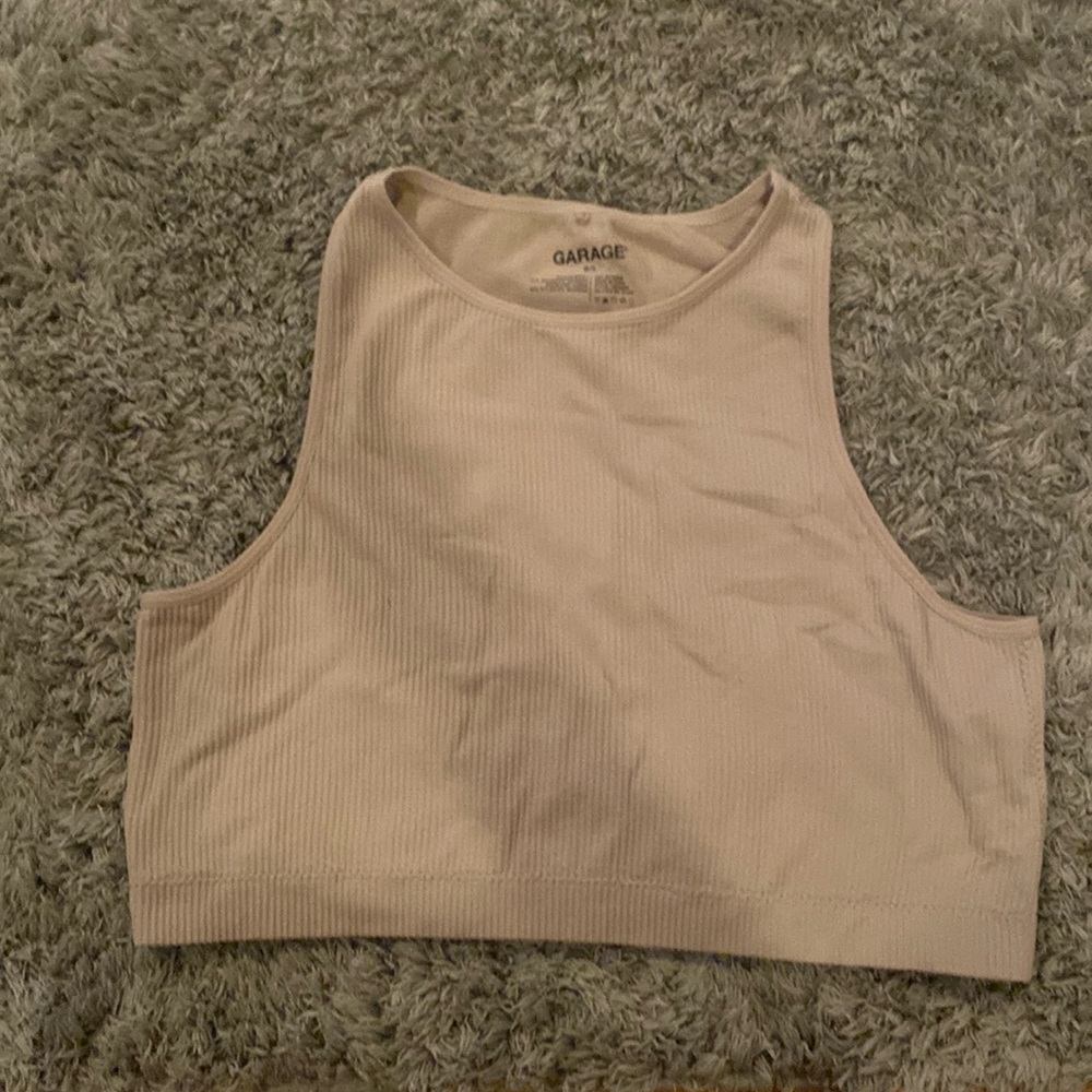 Garage razorback cropped tank top in size large